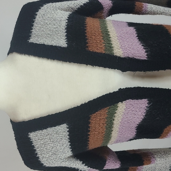 BKE Cardigan - Picture 2 of 12